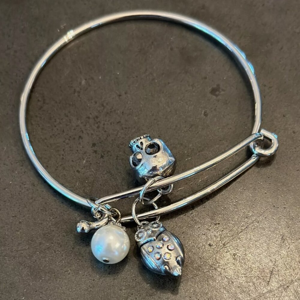 Chi Omega Greek Sorority Expandable Bangle Bracelet OWL PEARL SKULL